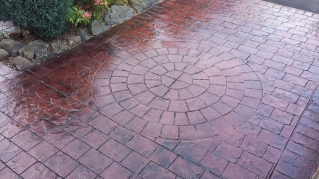 imprinted concrete cons 1024x575