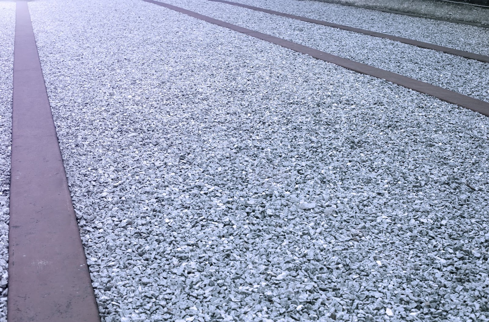 How much does a resin driveway cost per m2?