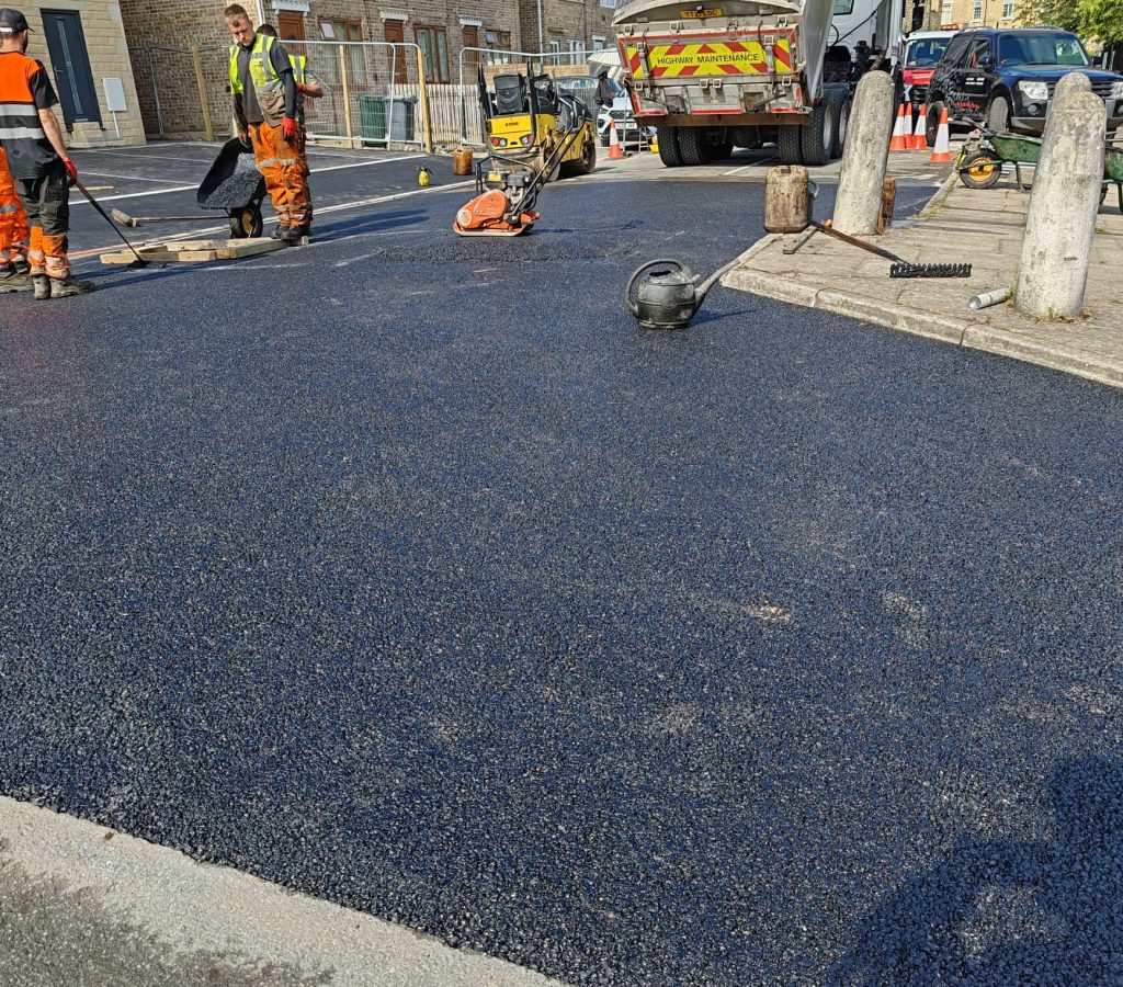 tarmac (asphalt) driveway installation